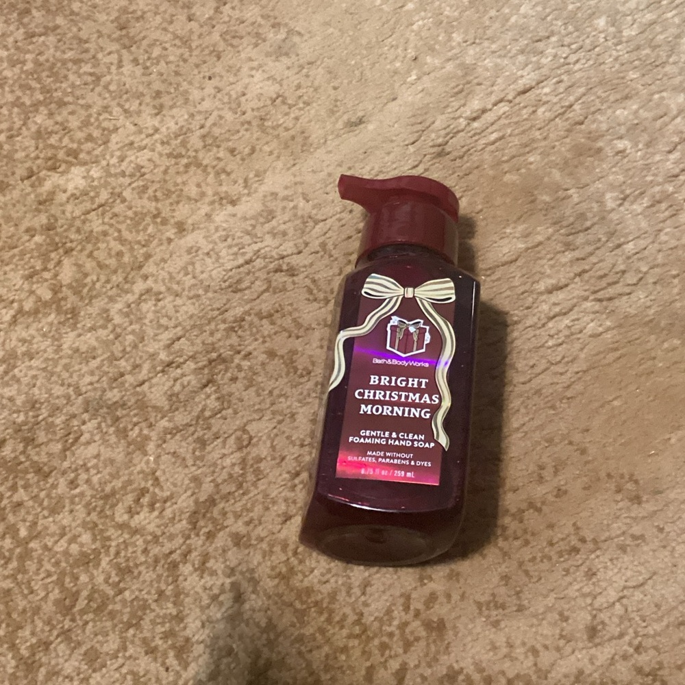 Bath & Body Works Red Bright Christmas Morning Soap